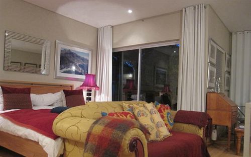 Navona Constantia Guest Cottage ケープタウン エクステリア 写真
