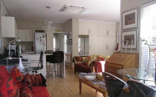 Navona Constantia Guest Cottage ケープタウン エクステリア 写真