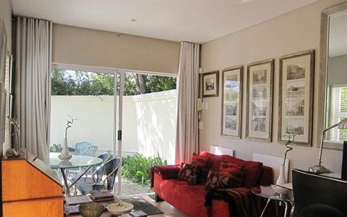 Navona Constantia Guest Cottage ケープタウン エクステリア 写真